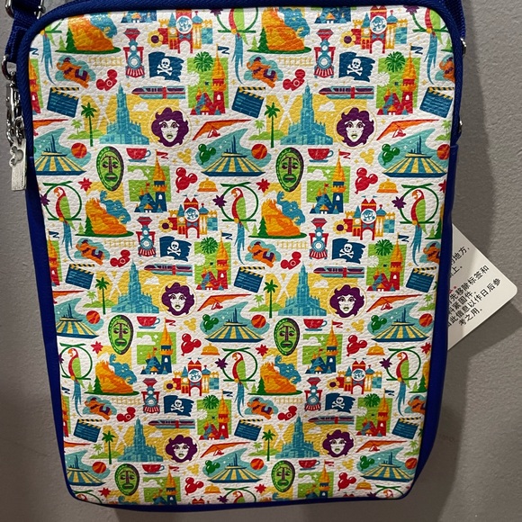 Disney parks iPad carrying case! - Picture 1 of 6
